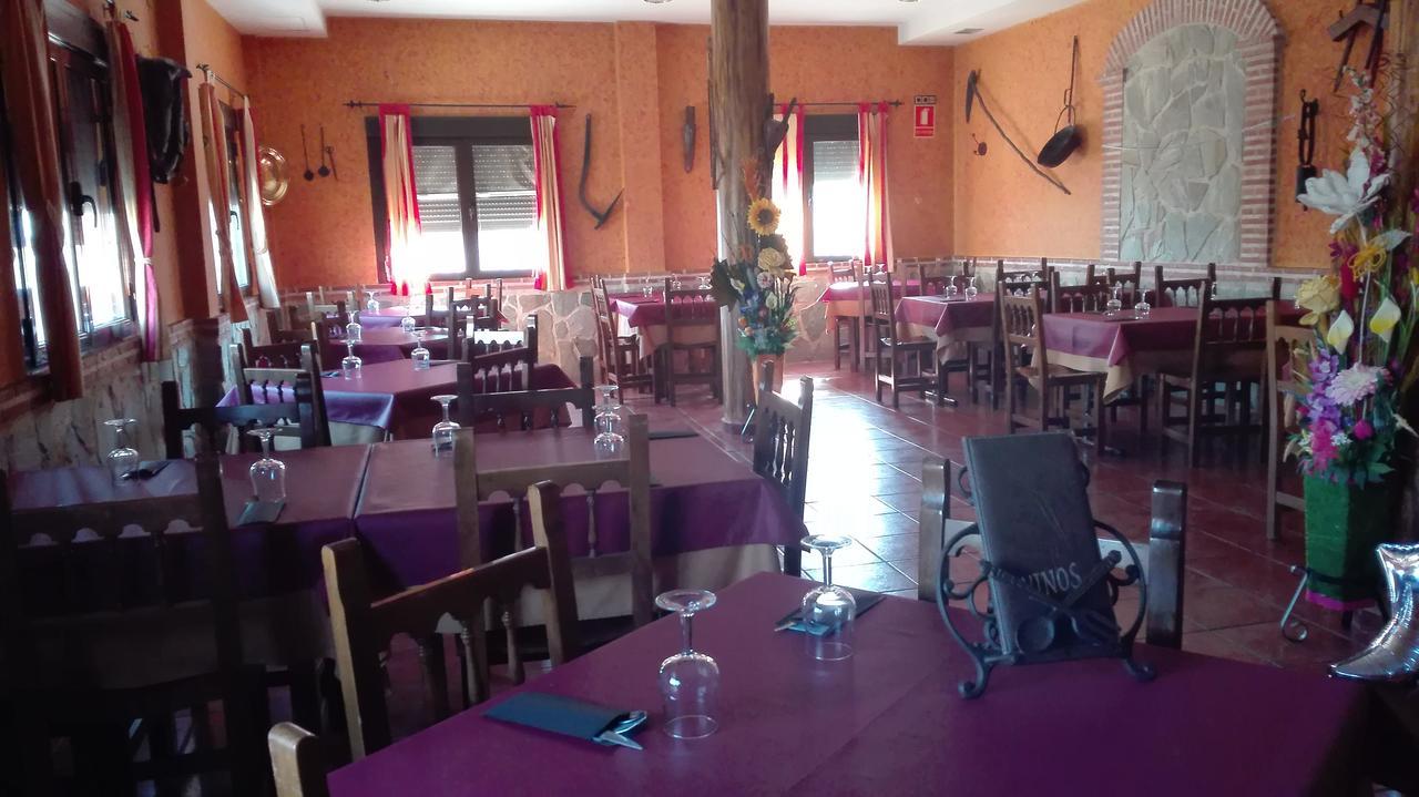 Hostal La Aldaba Hotel Montearagon Exterior photo